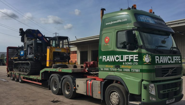 What are the benefits of tracked HIAB crane hire?